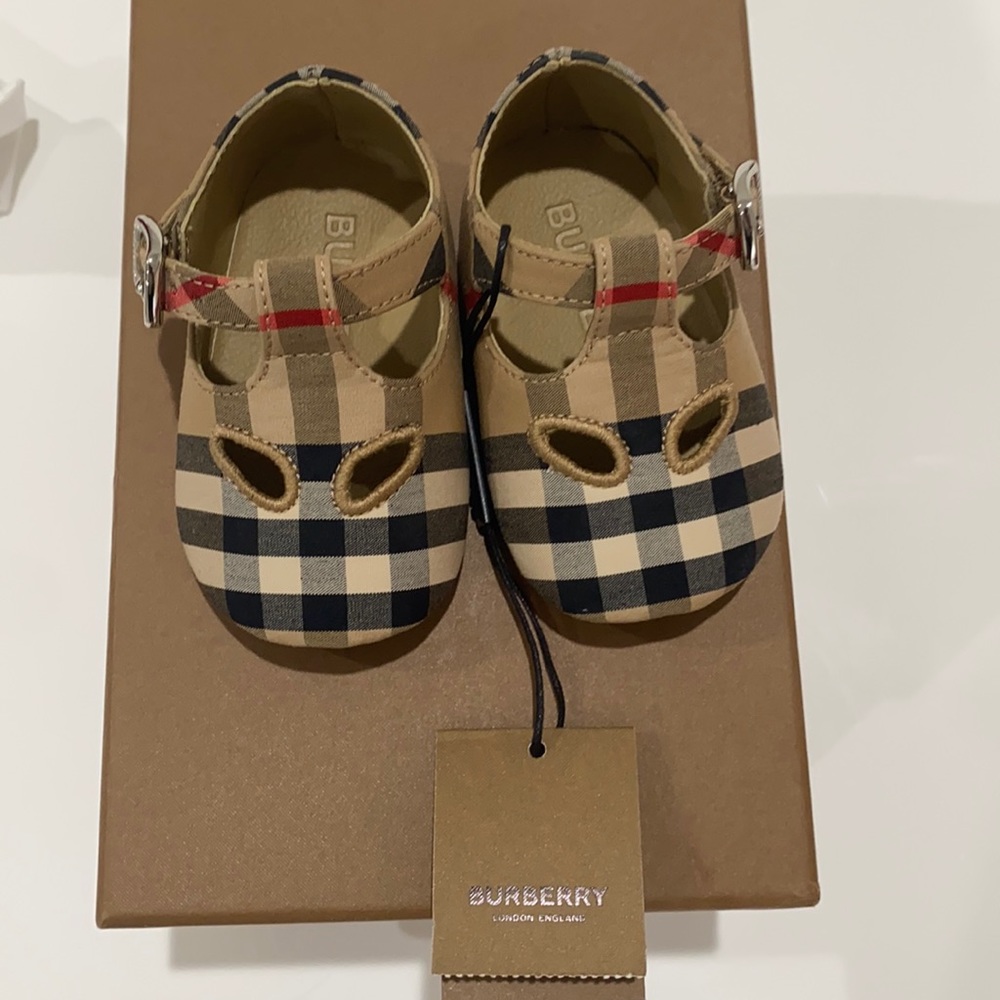COPY - Burberry infant shoes